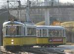 SSB DoT4 917 mit BW B2 als Museumslinie 21/23 am 05.12.2009 an den Mineralbädern auf dem Weg ins Straßenbahnmuseum nach Bad Cannstatt.