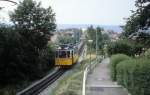 Stuttgart SSB SL 10 (Tw 104) an der Brcke ber Obere Weinsteige im Juli 1979.