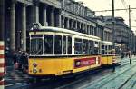 Tw 803 als Linie 10 auf dem Schloßplatz in Stuttgart (Dezember 1974).