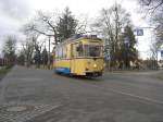 Woltersdorf am 16.11.2008. Triebwagen 31 fhrt am Betriebshof vorbei zur Woltersdorfer Schleuse.