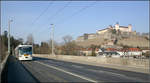 Unter der Festung / Über dem Main -

GT-N auf der Ludwigsbrücke in Würzburg, oben die Marienburg. 

25.02.2006 (M)