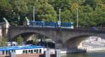 Tw 203 ist auf der Linie 5 Rottenbauer - Heuchelhof - Heidingsfeld - Hauptbahnhof - Grombhl auf der Lwenbrcke in Richtung Grombhl unterwegs.