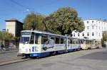 Straßenbahn Zwickau: Tatra KT4D der SVZ Zwickau - Wagen 934 sowie Tatra KT4D - Wagen 946, aufgenommen im Oktober 2015 am Hauptbahnhof in Zwickau.