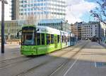 VGF Bombardier Flexity Classic S-Wagen 250 am 30.11.19 am Willy Brandt Platz in Frankfurt am Main 