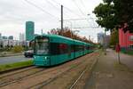 VGF Bombardier Flexity Classic S-Wagen 247+2xx als Stadionlinie 20 Doppeltraktion am 24.09.22 in Frankfurt am Main