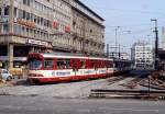 Fernbahnlinien der Düsseldorfer Rheinbahn: Mit der fortschreitenden Lieferung der GT8S verschwanden die bisher eingesetzten Tw von den Überlandlinien nach Krefeld und Duisburg, hier biegt