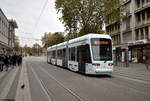 Variobahn 527 fährt am 01.11.2018 als Linie 301 nach Gelsenkirchen Hbf; hier an der Haltestelle Buer Rathaus zu sehen.