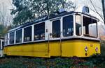 Hier wurde Wagen 101 der Stuttgarter Zahnradbahn sich selbst überlassen auf dem Areal des früheren Bahnhofs Schönau der schon eingestellten DB-Bahnstrecke Neckarsteinach-Schönau.