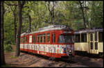 Emschertalmuseum in Wanne - Eickel am 10.5.1991: Von hohen Bäumen beschattet steht dort der Bogestra Party Zug Boge 77.
