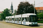 06.05.2006 DVB Tw 2507 der Linie 8 am Albertplatz (Warum musste der eigentlich nach dem Ende der deutschen Teilung seinen Namen  Platz der Einheit  abgeben???).