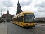 Dresden: Straßenbahnlinie 4 nach Weinböhla nahe der Haltestelle Innere Neustadt Neustädter Markt.(25.7.2011)