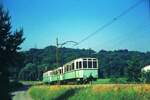 END Straßenbahn Esslingen-Nellingen-Denkendorf__Die aber auch nach Scharnhausen und Neuhausen fuhr.__3-Wagenzug von Nellingen kommend fährt hinunter zur Haltestelle Scharnhausen.__09-06-1976