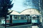 END Straßenbahn Esslingen-Nellingen-Denkendorf__Die aber auch nach Scharnhausen und Neuhausen fuhr.__Vor der rechten Wagenhalle von 1929 in Nellingen:  Zeitkarten-Bw  35 [ME 1952] und Bw 36 [ME
