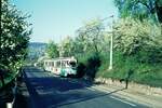 END Straßenbahn Esslingen-Nellingen-Denkendorf_Die aber auch nach Scharnhausen und Neuhausen fuhr.__Neubauzug [ME 1958] nach Denkendorf kurz vor der Ausweichhaltestelle 'Zollberg'.__09-04-1974 