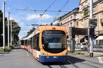 HEIDELBERG, 13.08.2016, Wagen 4141 als Straßenbahnlinie 5 in Richtung Mannheim bei der Einfahrt in die Haltestelle Bismarckplatz