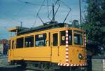 Straßenbahn Reutlingen__ATw 27 [HK 1916; als Denkmal bei den Stadtwerken RT erhalten] auf dem Abzweiggleis zum Südbhf.__05-09-1974
