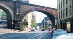 Tw der Linie 608 in der Schönebecker Str. mit den historischen Eisenbahnbrücken.__06-1984