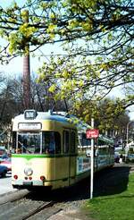 Tw 3830 [ex Tw 45 Dortmund;GT8 Hansa 1959 >1983 WUP;1987+] auf Linie 608 wartet in der Endschleife 'Klinikum Barmen' auf die Abfahrt nach Langerfeld Dieselstr.__06-1984