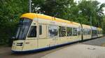 Solaris Tramino 1001 in der Sonderlackierung zum 150-jährigen Jubiläum der Leipziger Straßenbahn auf der Linie 4 an der Endstelle Stötteritz Holzhäuser Straße am 16.2.22.