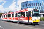Straßenbahn Mainz: Duewag / AEG M8C der MVG Mainz - Wagen 275, aufgenommen im August 2020 in der Nähe der Haltestelle  Bismarckplatz  in Mainz.