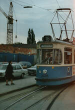 Fahrer und Fahrgast, zukünftiger Fahrgast, so würde ich diese Situation beschreiben, auf der Linie 18 der Münchener Straßenbahn im Sommer 1984