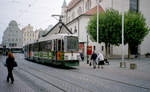 Augsburg Stadtwerke Augsburg SL 1 (MAN/DÜWAG/Siemens M8C 8003) Moritzplatz am 17. Oktober 2006. - Scan eines Farbnegativs. Film: Kodak FB 200-6. Kamera: Leica C2.