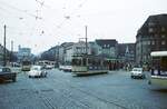 AVG Straßenbahn Augsburg__Königsplatz, munterer Verkehr in allen Richtungen.