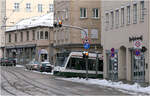 Die Augsburger Straßenbahn im Winter - 

Den steilen Schmiedberg hoch kommt hier Combino 860 der Linie 1.

21.02.2026 (M)