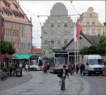 In einer schöne Stadt -    Die Straßenbahn im Stadtbild von Augsburg, hier an der Haltestelle Moritzplatz.