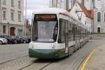 Augsburger Straenbahn vor der Ulrichskirche.