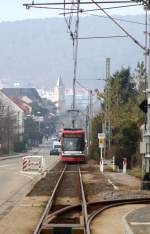 6MGT 2212 fhrt als Linie 4 von Bad Drkheim nach Heddesheim, hier in Anfahrt auf Bad Drkheim Ost.