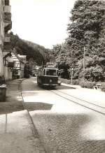 Hist. Strassenbahnwagen (ex Lockwitztalbahn) auf der Kirnitzschtalbahn in Bad Schandau, um 1988
