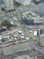 Tramstau auf dem Alexanderplatz.