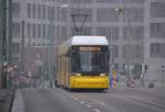 04.02.2017, Berlin, Bernauer Straße. Bombardier Flexity Berlin ZRK #4016 auf der Linie M10 zwischen den Haltestellen S Nordbahnhof und Gedenkstätte Berliner Mauer.