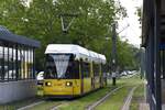 BERLIN, 21.06.2019, Zug Nr. 2217 als MetroTram17 nach Schöneweide bei der Einfahrt in die Haltestelle U-Bahnhof Tierpark