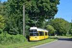 Tw 1575 fährt die Vetschauer Allee entlang gen Alt-Schmöckwitz.

Berlin 14.07.2020