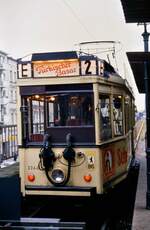 Der noch erhaltene TW 3344 auf der Nostalgietram zwischen Nollendorfplatz und Bülowstraße.