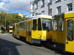 KT4DT 7085 der Berliner Verkehrsbetriebe (BVG) auf der Linie M5 nach Hohenschnhausen/Zingster Str.
