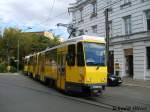 KT4DT 7057 der Berliner Verkehrsbetriebe (BVG) auf der Linie M4 nach Hohenschnhausen/Zingster Str.