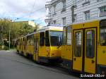 KT4DT 7062 der Berliner Verkehrsbetriebe (BVG) auf der Linie M4 nach Hohenschnhausen/Zingster Str.