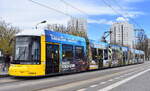 Berliner Verhrsbetriebe mit ihrem modularen Niederflur-Gelenktriebwagen Typ  Flexity Berlin/GT8-11ZRL , Baujahr 2017 mit der BVG Nr. 9080 als Linie M17 Haltestelle Bahnhof Berlin Hohenschönhausen am 12.04.23 