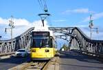 Triebwagen 1544 überquert die Bösebrücke an der S-Bahnstation Bornholmer Straße in Richtung Westen.

Berlin 28.09.2024