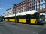 Straenbahn am 10.5.2008 bei der Station Warschauer Strae
