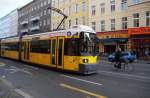 BERLIN, 18.10.2008, Straßenbahnzug 2006 der BVG als MetroTram M10 nach Nordbahnhof in der Danziger Straße an der Haltestelle U-Bahnhof Eberswalder Straße