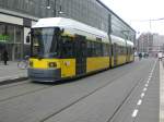 Berlin: Straenbahnlinie M2 nach Heinersdorf am S+U Bahnhof Alexanderplatz.