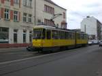Berlin: Straenbahnlinie 61 nach S-Bahnhof Adlershof an der Haltestelle Kpenick Bahnhofstrae/Seelenbinderstrae.