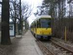 Berlin: Straenbahnlinie 61 nach S-Bahnhof Adlershof an der Haltestelle Rahnsdorf Waldschnke.