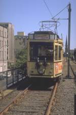 BVG 1985,Verbundtriebwagen TM 36 Nr.3344 im Pendelverkehr auf der damals stillgelegten Hochbahnstrecke zwischen U-Bhf.Nollendorfplatz(Flohmarkt)und U-Bhf.Blowstrasse(U-Tropia)Hier kurz vor dem