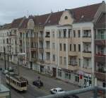 Wagen 3810 in der Dietzgenstrae im Berliner Bezirk Niederschnhausen am Vormittag des 23. Juni 2002. 