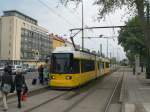 Eine der modernisierten Berliner Niederflurbahnen am 9.5.2010 in Berlin Schneweide.